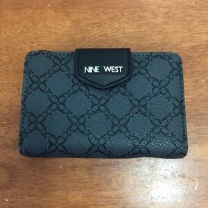 Nine West small Wallet